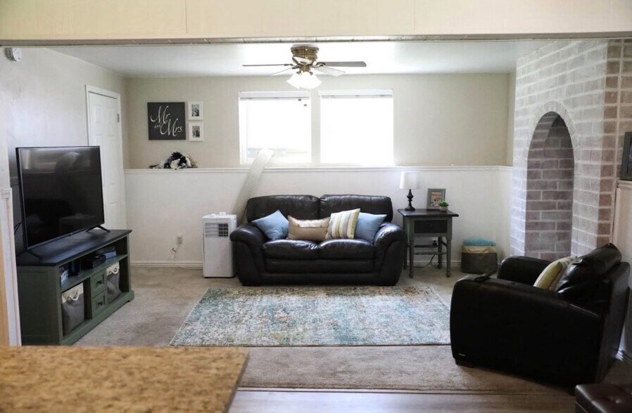 Building Photo - 1340 W 450 N