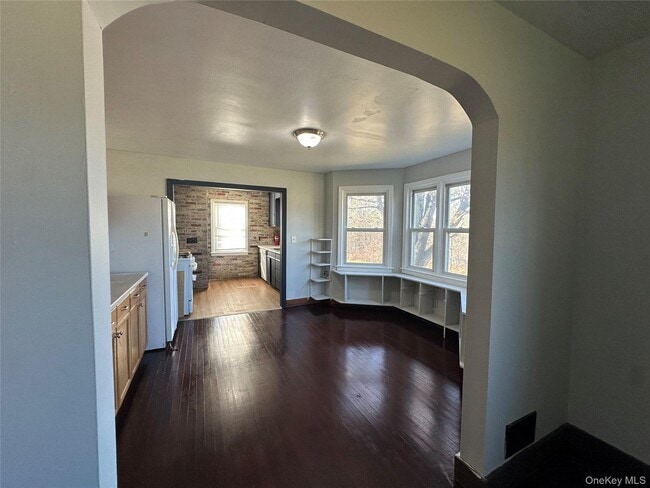 Building Photo - 496 Bloomingburg Rd