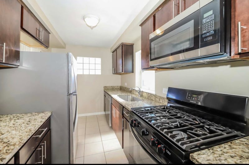 Building Photo - 4209 Prairie Ave