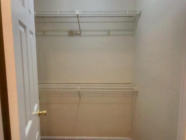 Building Photo - 4027 Versailles Dr