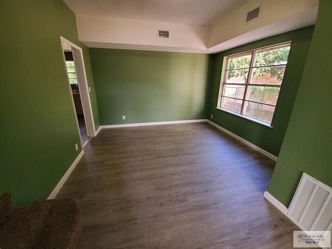 Building Photo - 510 W Buchanan St