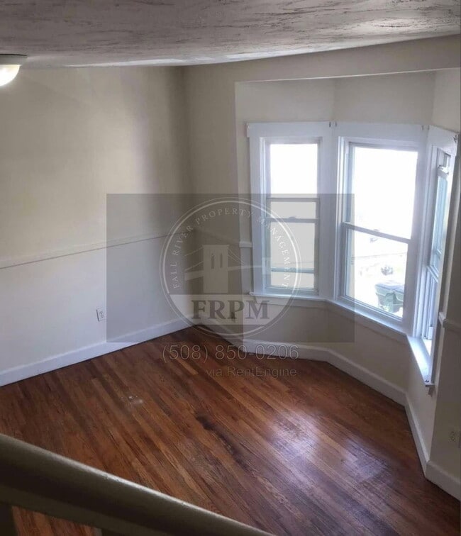 Building Photo - 118 Seabury St