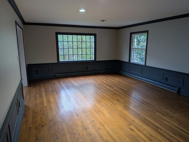 Building Photo - Gorgeous 4 Bed, 3 Bath House for Rent in Menands!