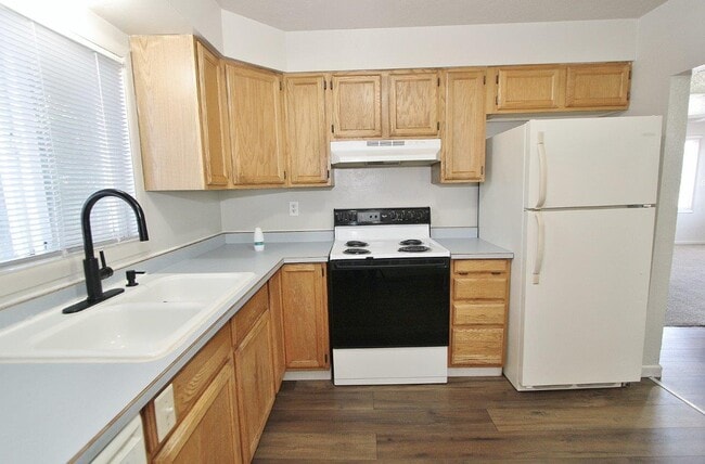 Building Photo - 2303 3rd St S
