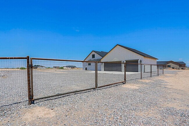 Building Photo - 2351 E Cana Ln