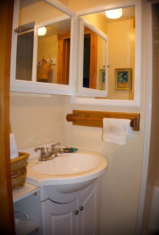 Building Photo - 3 Bedrooms 2 baths Beach House in the City of Imperial Beach!!!!!!