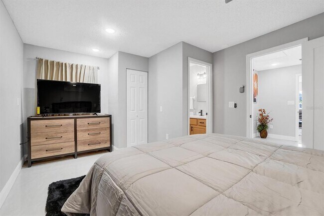 Building Photo - 216 N Griffin Dr