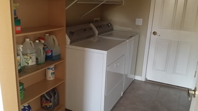 Building Photo - Coral Canyon Home