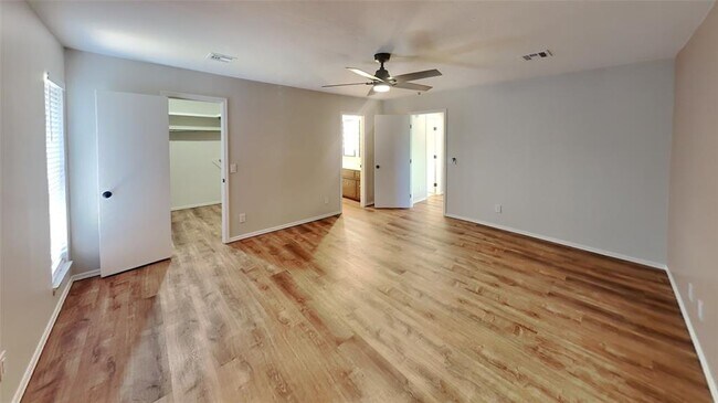 Building Photo - 7203 Edenborough Dr