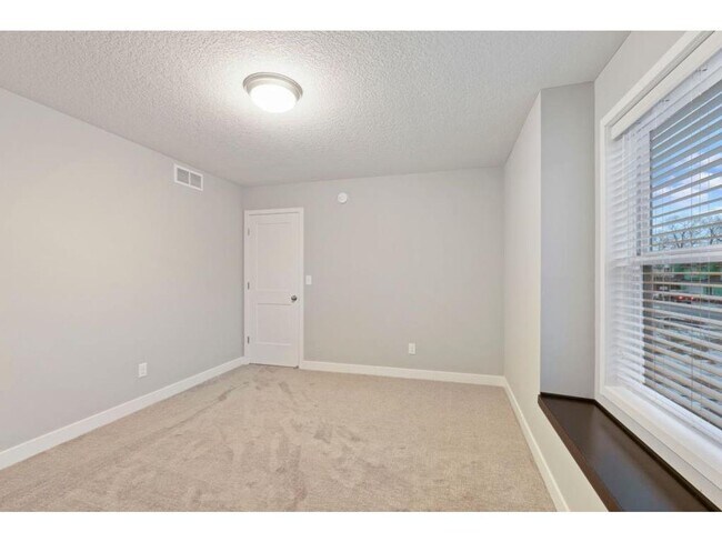 Building Photo - 13946 Lupine Trail NE