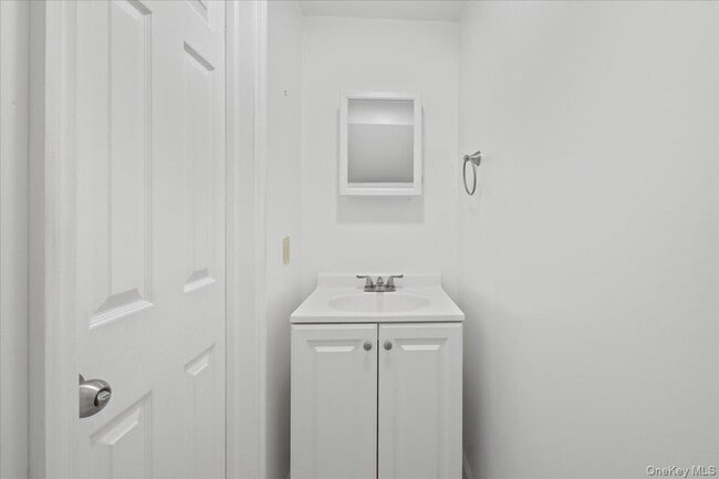 Building Photo - 38 Fairview Ave