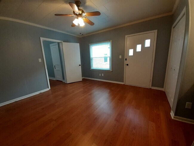 Building Photo - 2001 Highland Ave