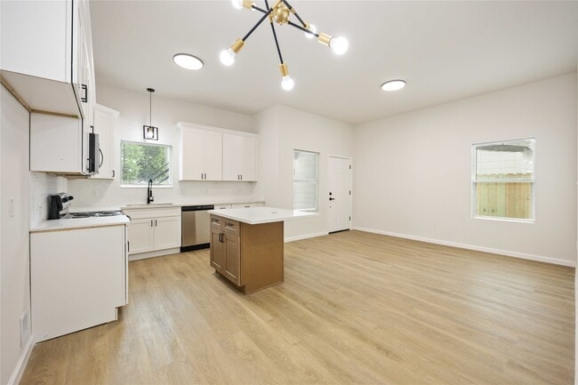 Building Photo - 309 Massachusetts St