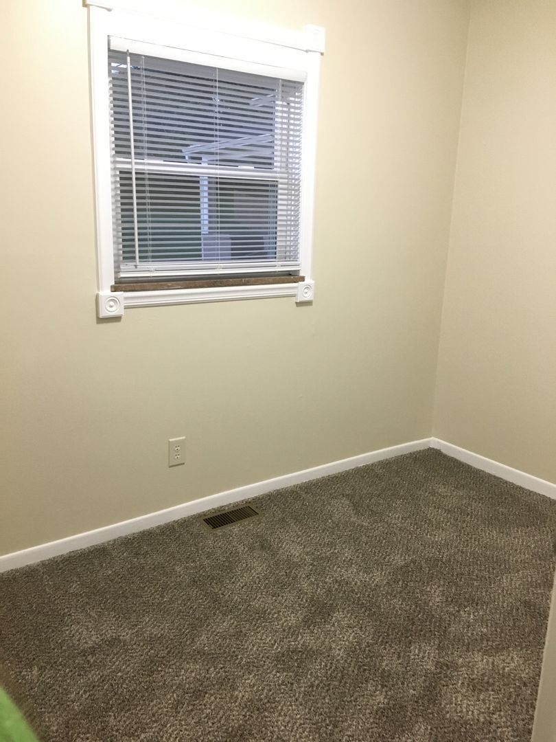 Building Photo - 605 21st St