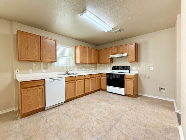 Building Photo - 9011 Timber Hunt