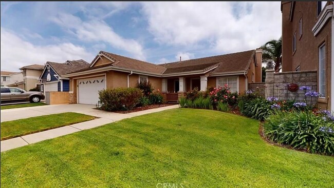 Building Photo - Beautiful 2-bedroom plus a loft, 2-bathroom home located in Oxnard, CA.