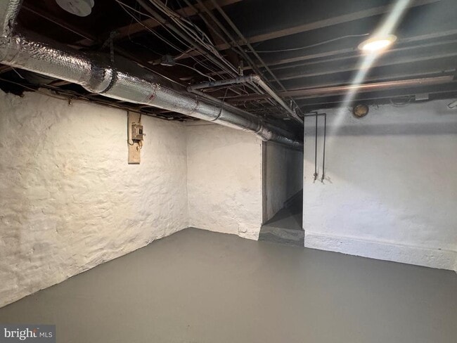 Building Photo - 110 Lyndell Rd