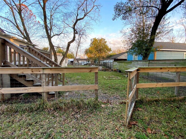 Building Photo - 7924 Ford St