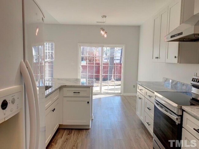Building Photo - Charming 4 bedroom Ranch in Raleigh!