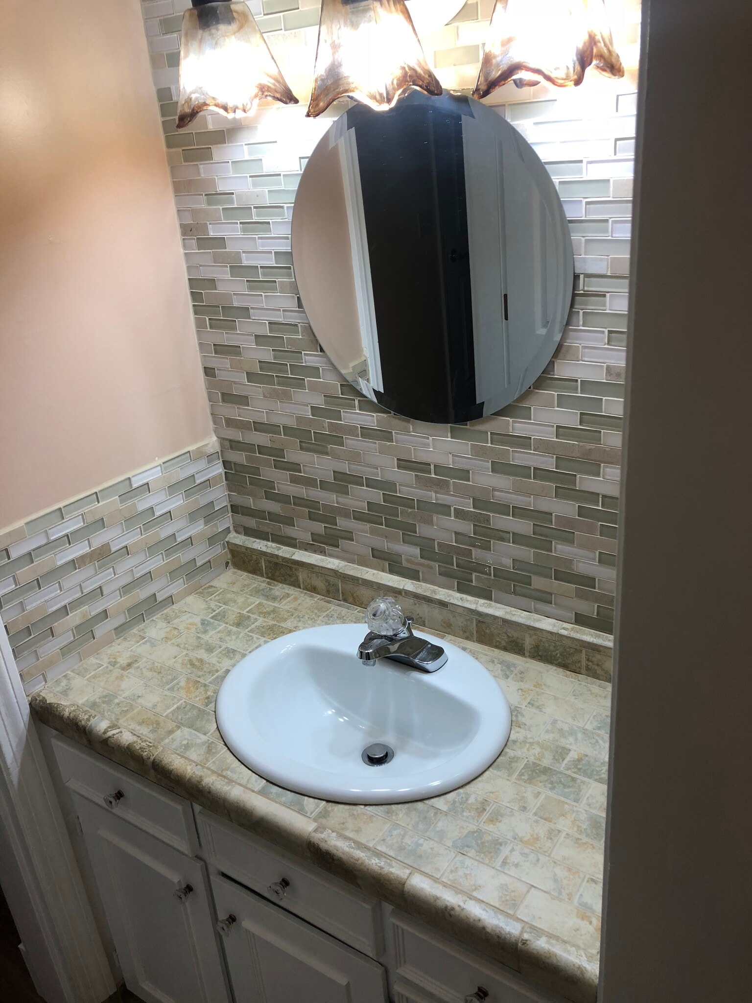 Building Photo - 663 Essex St