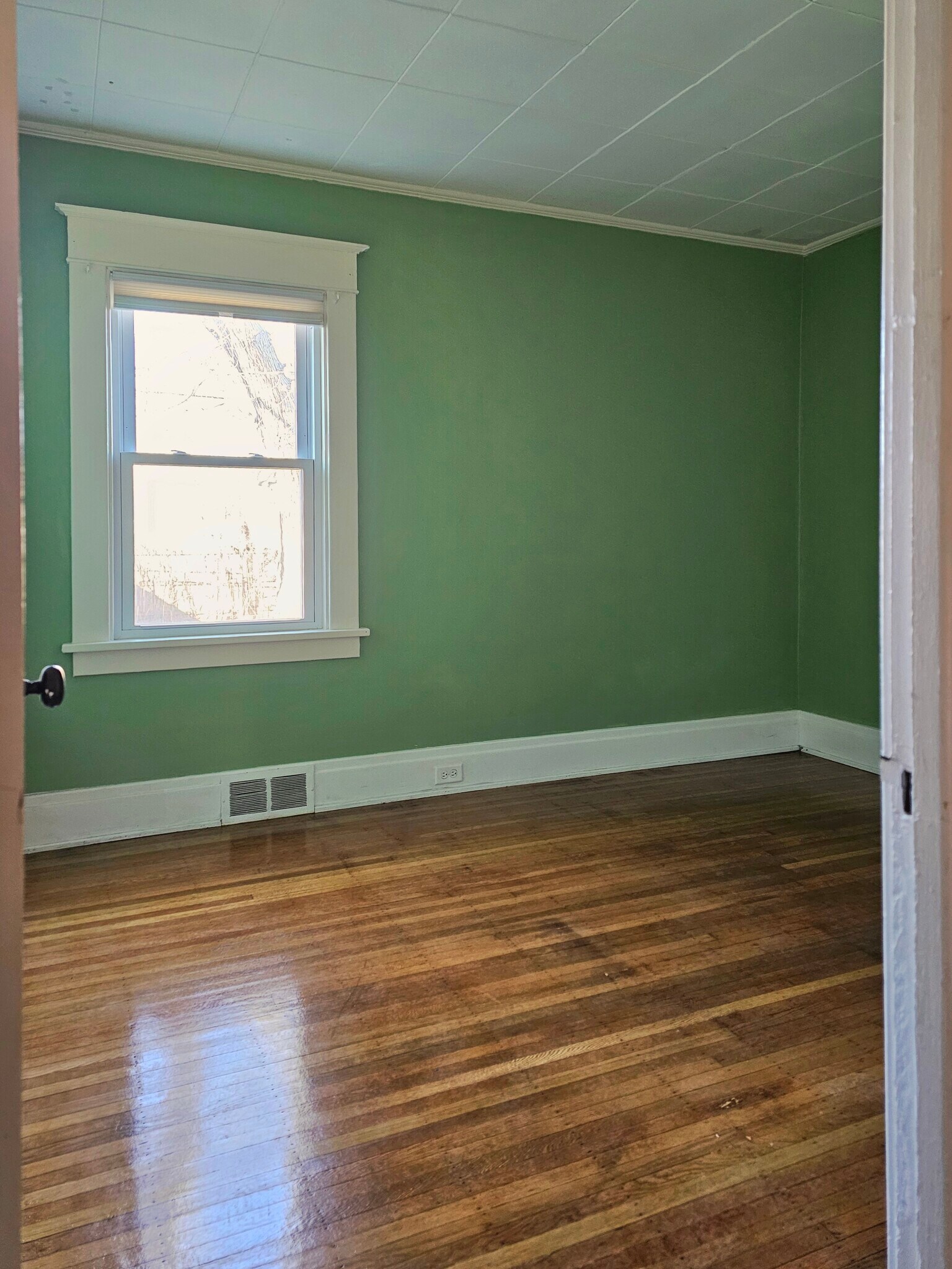 Building Photo - 148 Nassau Ave