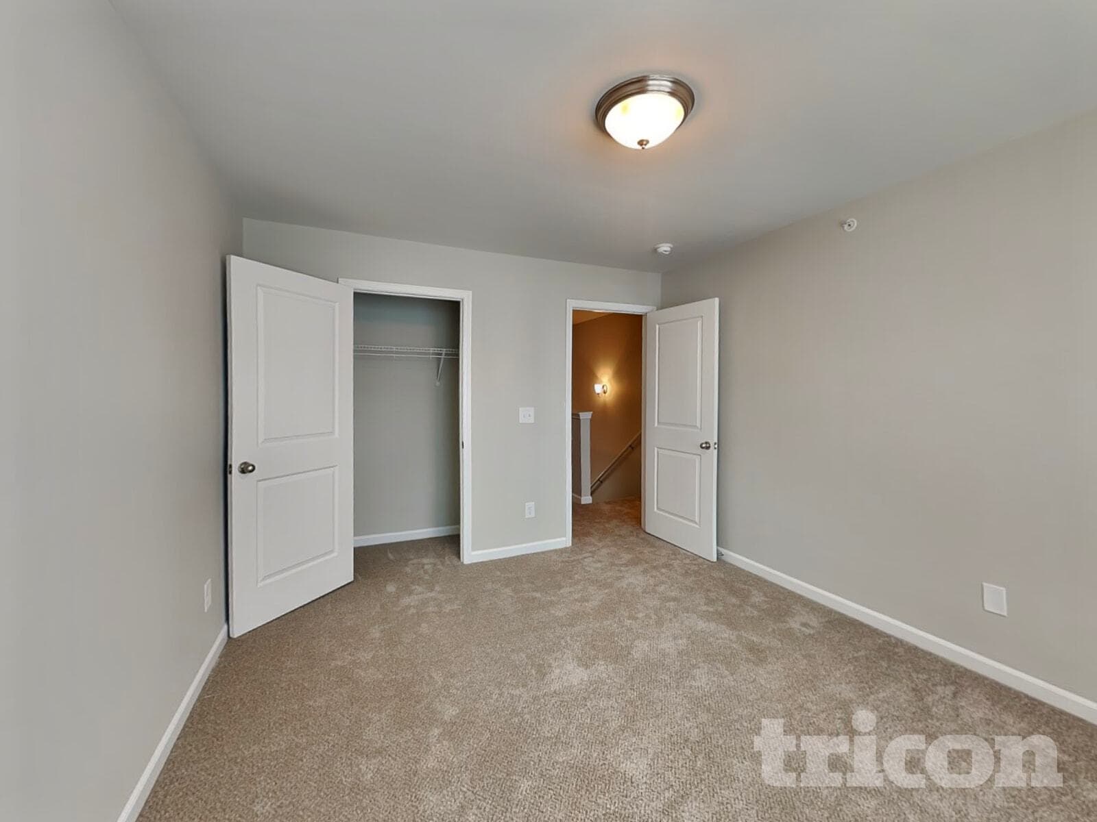 Building Photo - 302 Woodfern Ct