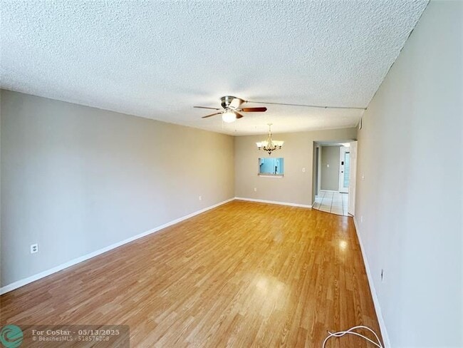 Building Photo - 1820 N Lauderdale Ave