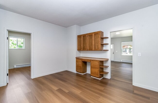 Building Photo - 607 3rd St