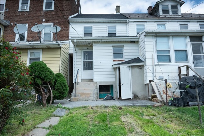 Building Photo - 222 2nd St