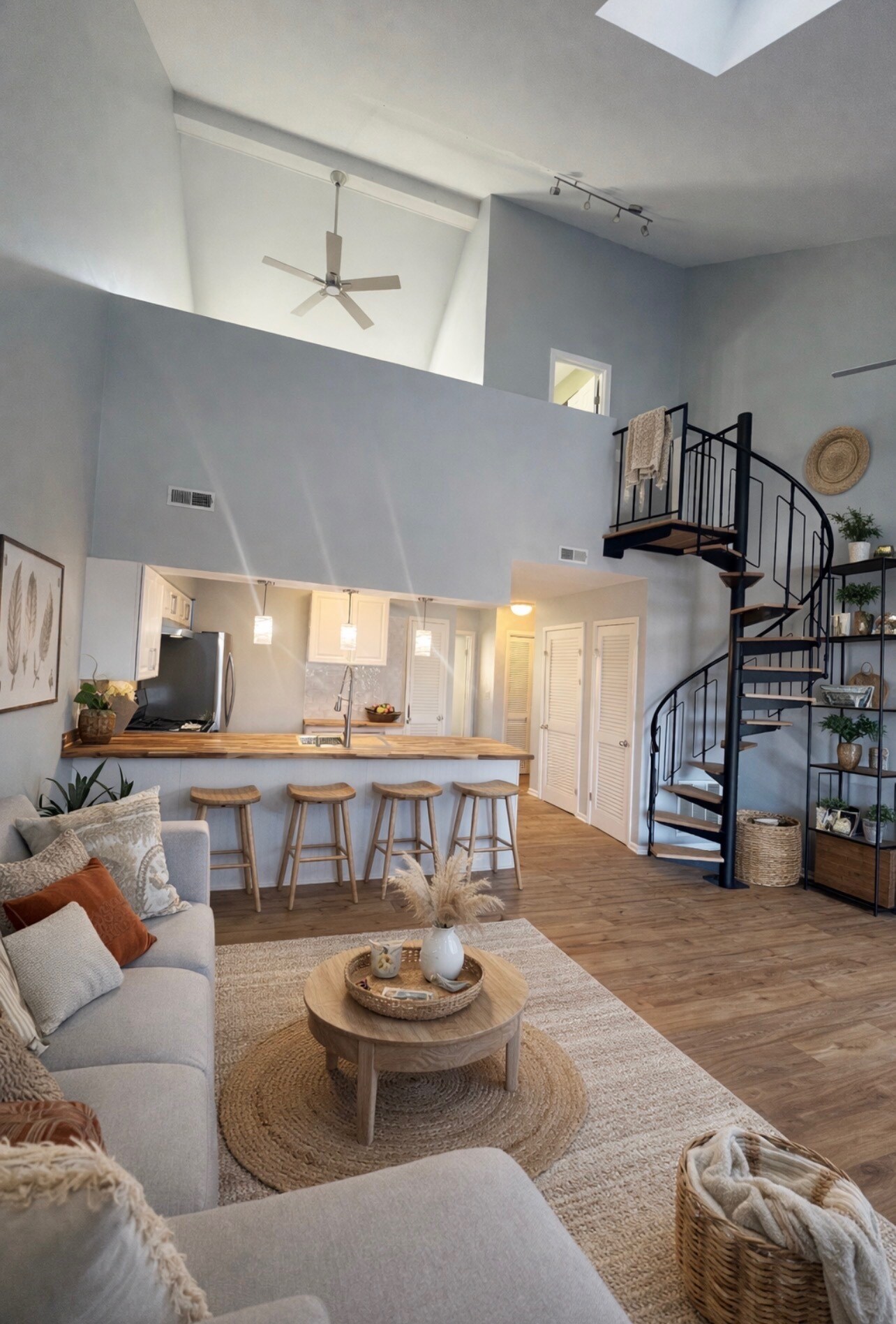 Virtually Staged - 7 Arapahoe Dr