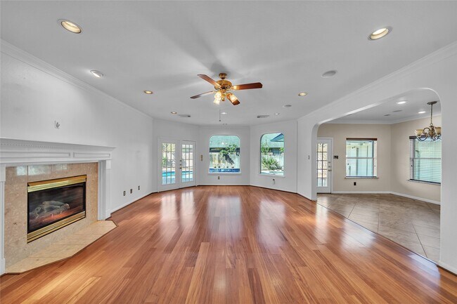 Building Photo - 1423 Meadow Lakes Dr