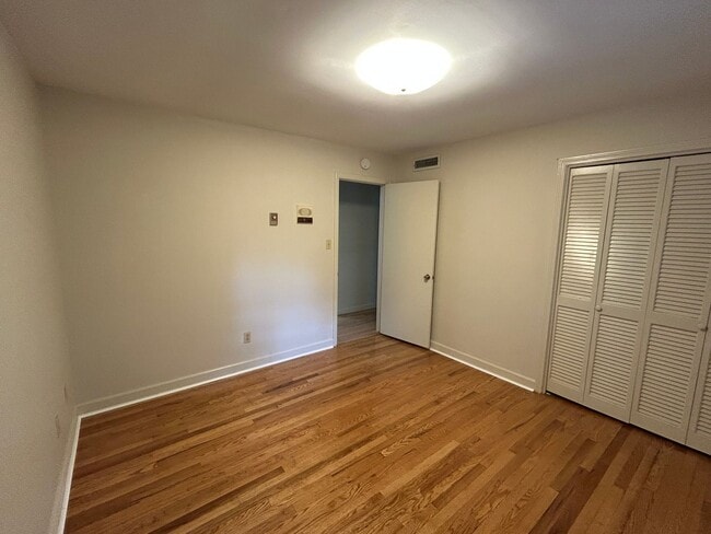 Building Photo - Spacious Multi-Level Brick Home