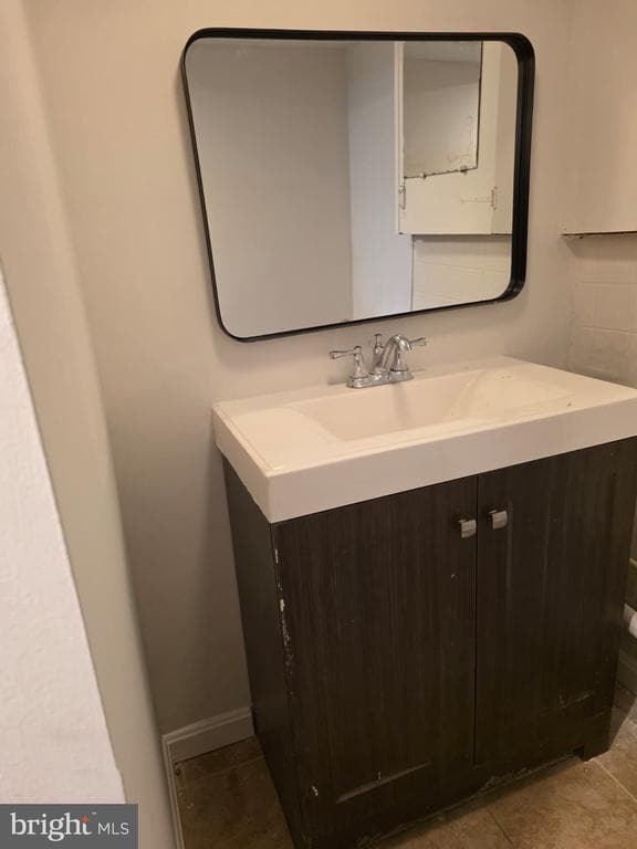 Building Photo - 5927 Leewood Ave