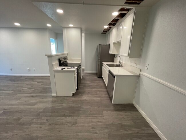 Building Photo - 1810 S El Camino Real