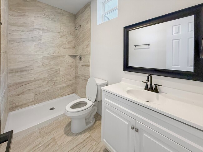 Building Photo - 6707 Avenue F