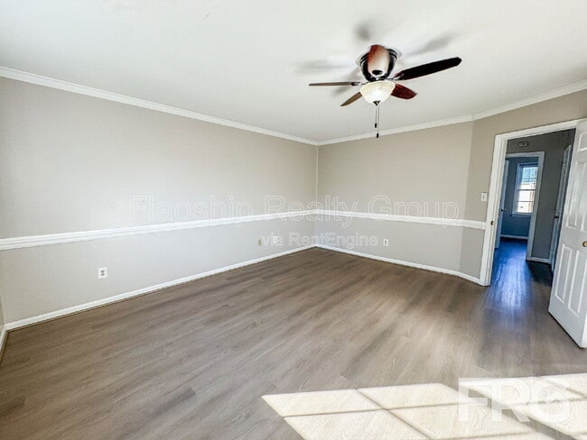 Building Photo - 2700 Thackery Rd