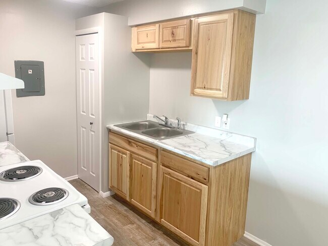 Building Photo - Brickwood Estates