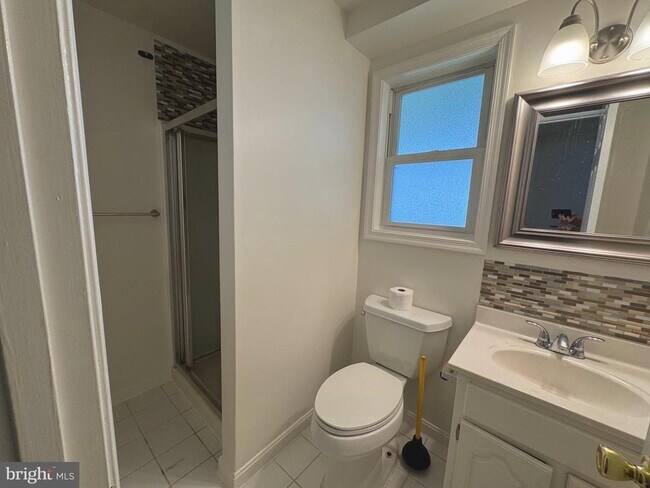 Building Photo - 721 Crabb Ave