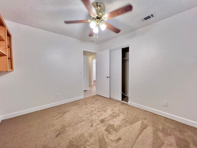 Building Photo - Updated 4-Bedroom, 2-Bath Home for Rent in...