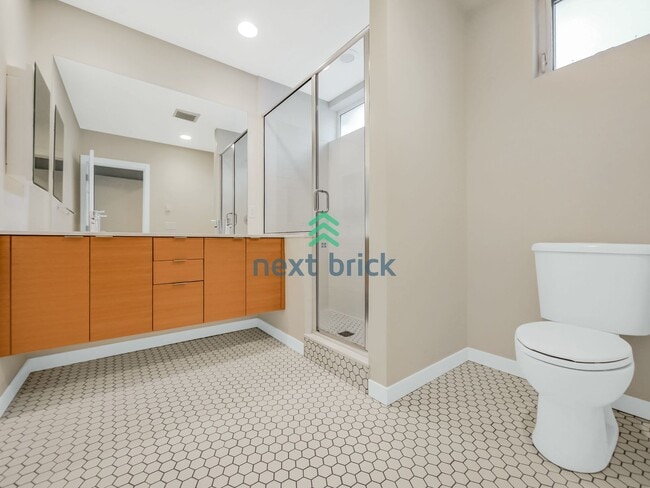 Building Photo - 3 Bed 2.5 Bath Greenwood Home