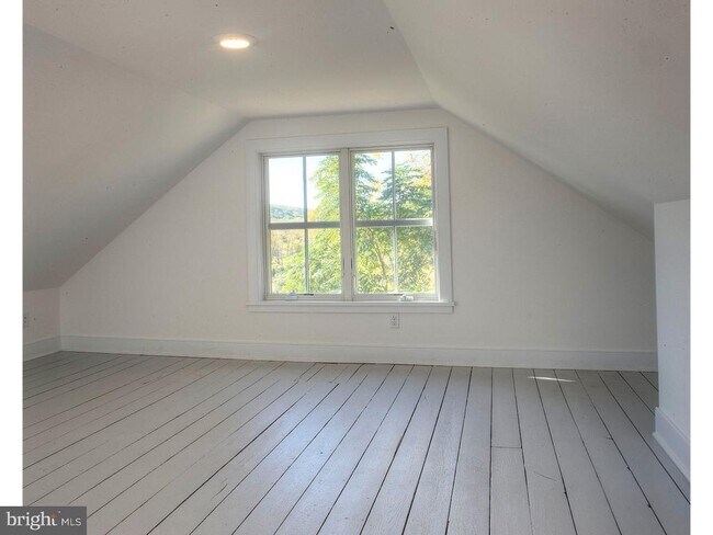 Building Photo - 5253 Upper Mountain Rd