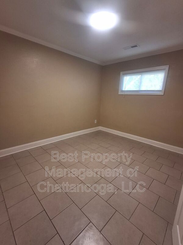 Building Photo - 5291 Usher Dr