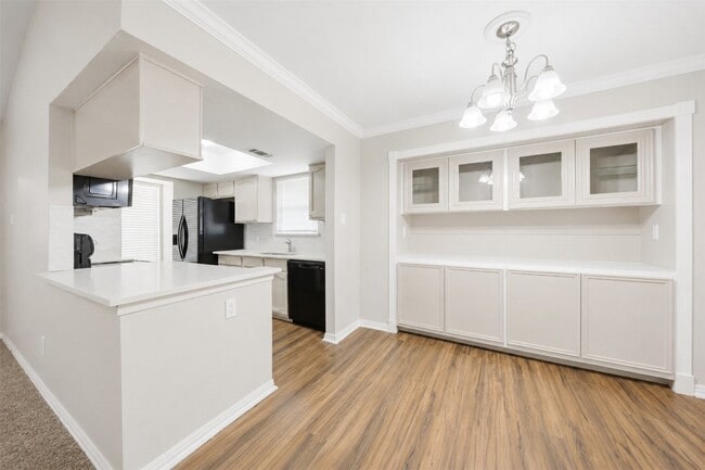 Building Photo - 16310 Emberwood Dr