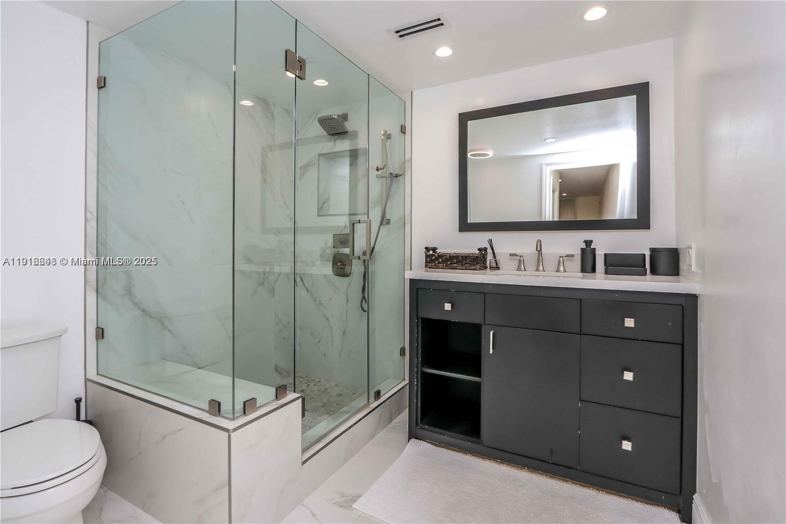 Building Photo - 16509 Fox Den Ct