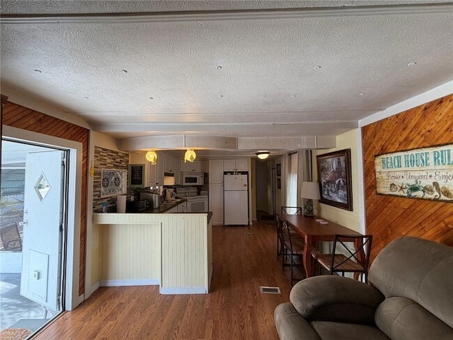 Building Photo - 3311 Eileen Dr