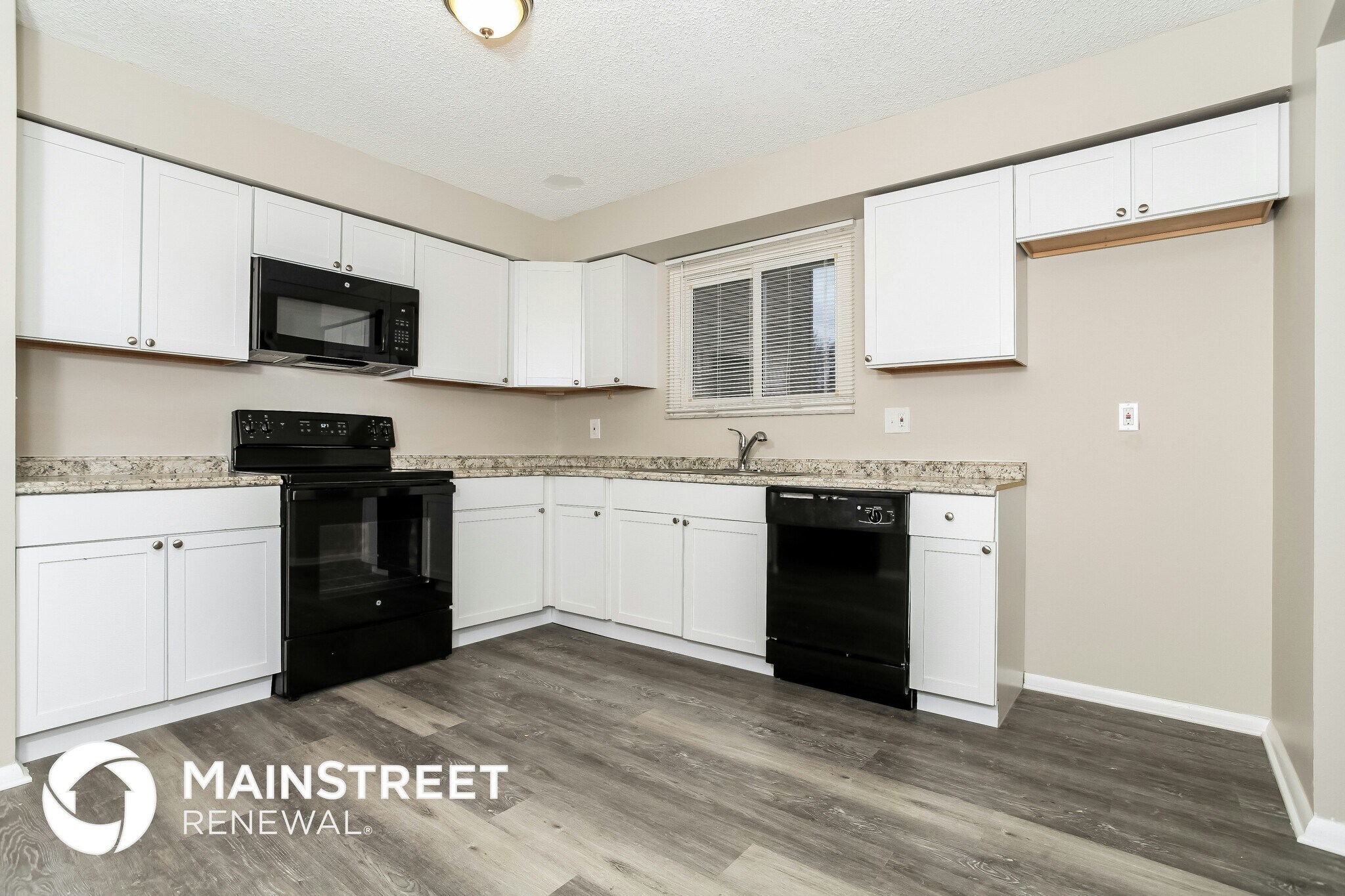 Building Photo - 2033 Queensbridge Dr