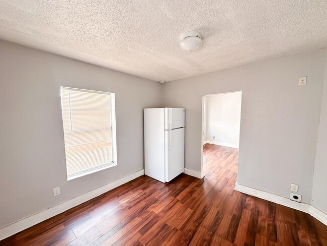 Building Photo - 2711 Avenue K