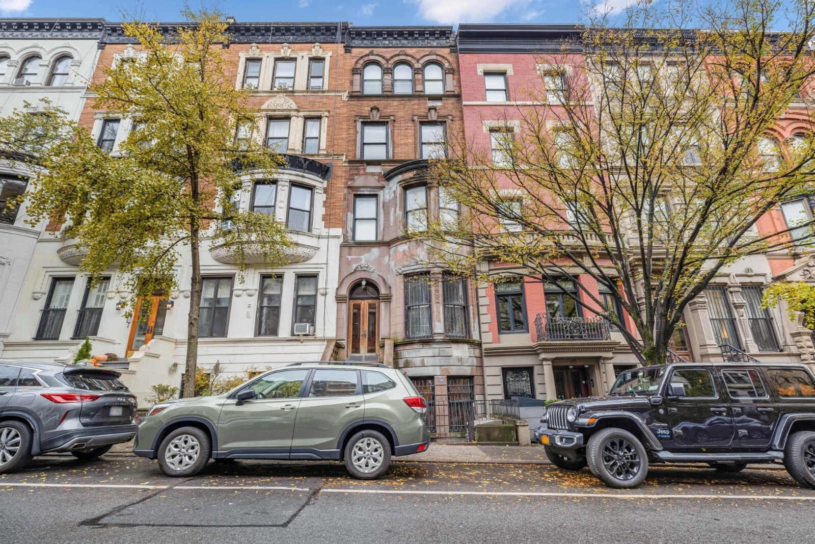 Building Photo - 130 W 81st St