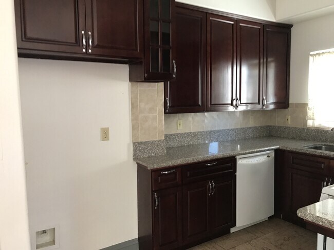 Building Photo - APT FRANCISQUITO