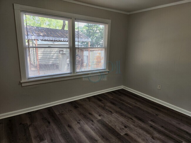 Building Photo - Riverdale Bungalo